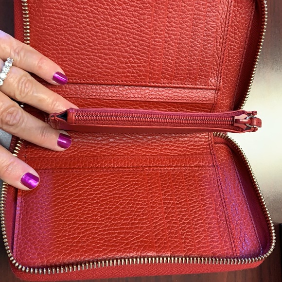 Authentic Gucci Wallet Zip Red Pebbled Leather GG - Picture 13 of 13